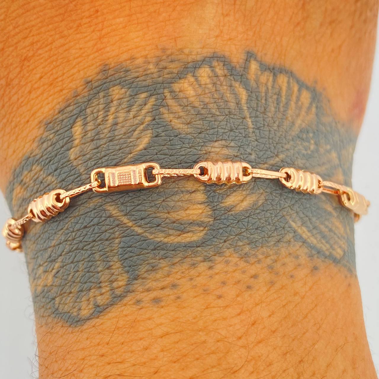 Pulso Rustico Barril 3.7gr / 8 1/2 in / 3.4mm Oro Rosa 18K %
