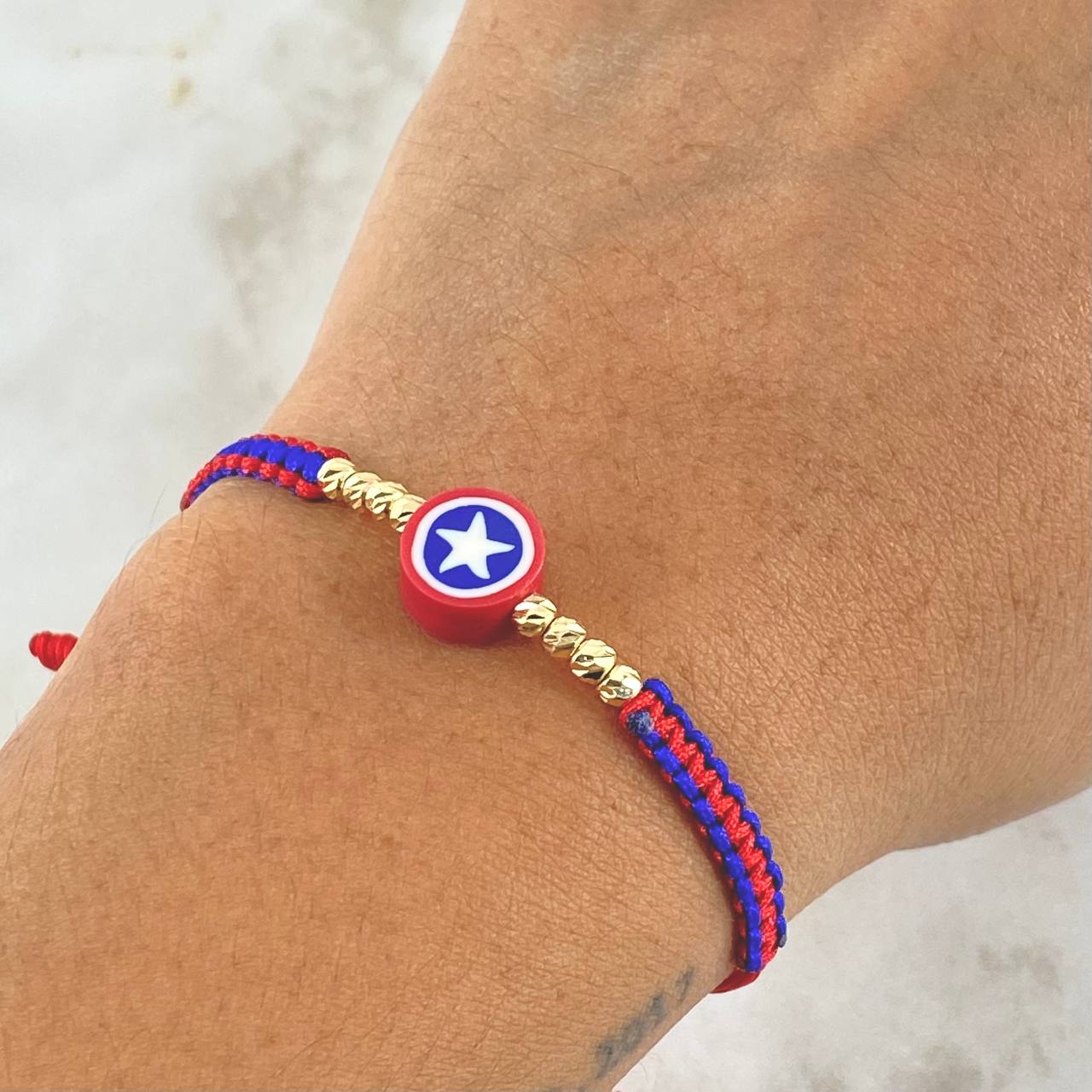 Pulsera Roja Escudo Estrella 3mm Bolas Diamantadas 8und Oro Amarillo 18K (A.C)