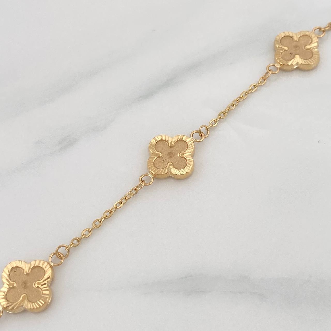 Pulso Aro Seguido Trebol 3.3g / 7 1/2 in / 1.1mm Oro Amarillo 18K