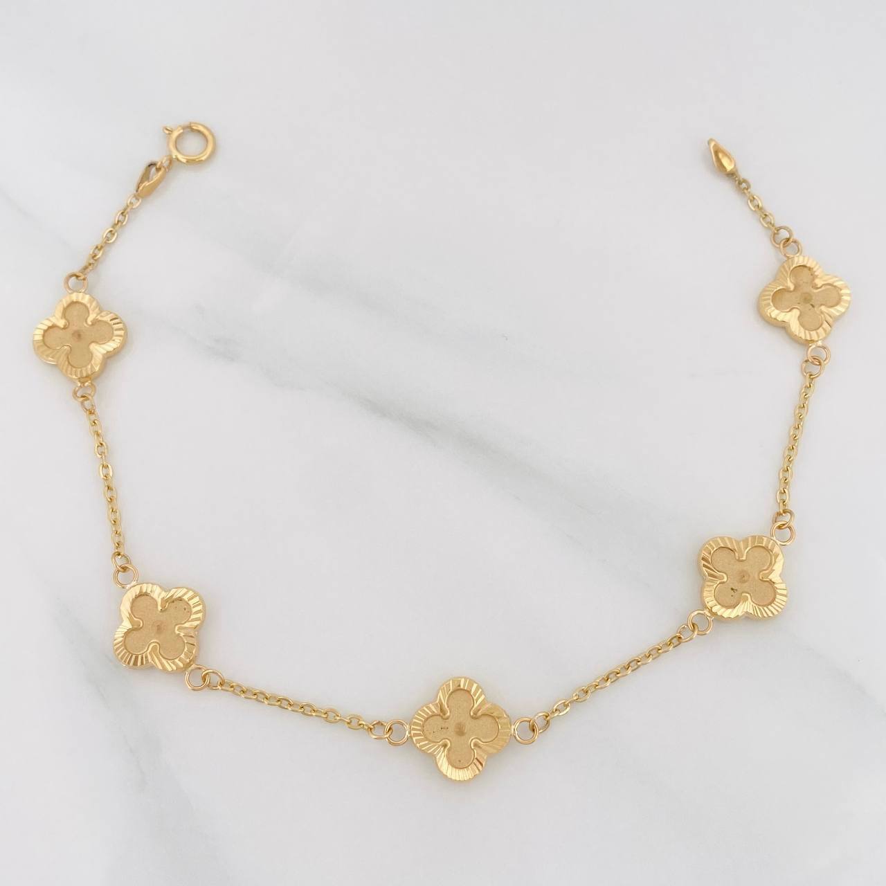 Pulso Aro Seguido Trebol 3.3g / 7 1/2 in / 1.1mm Oro Amarillo 18K