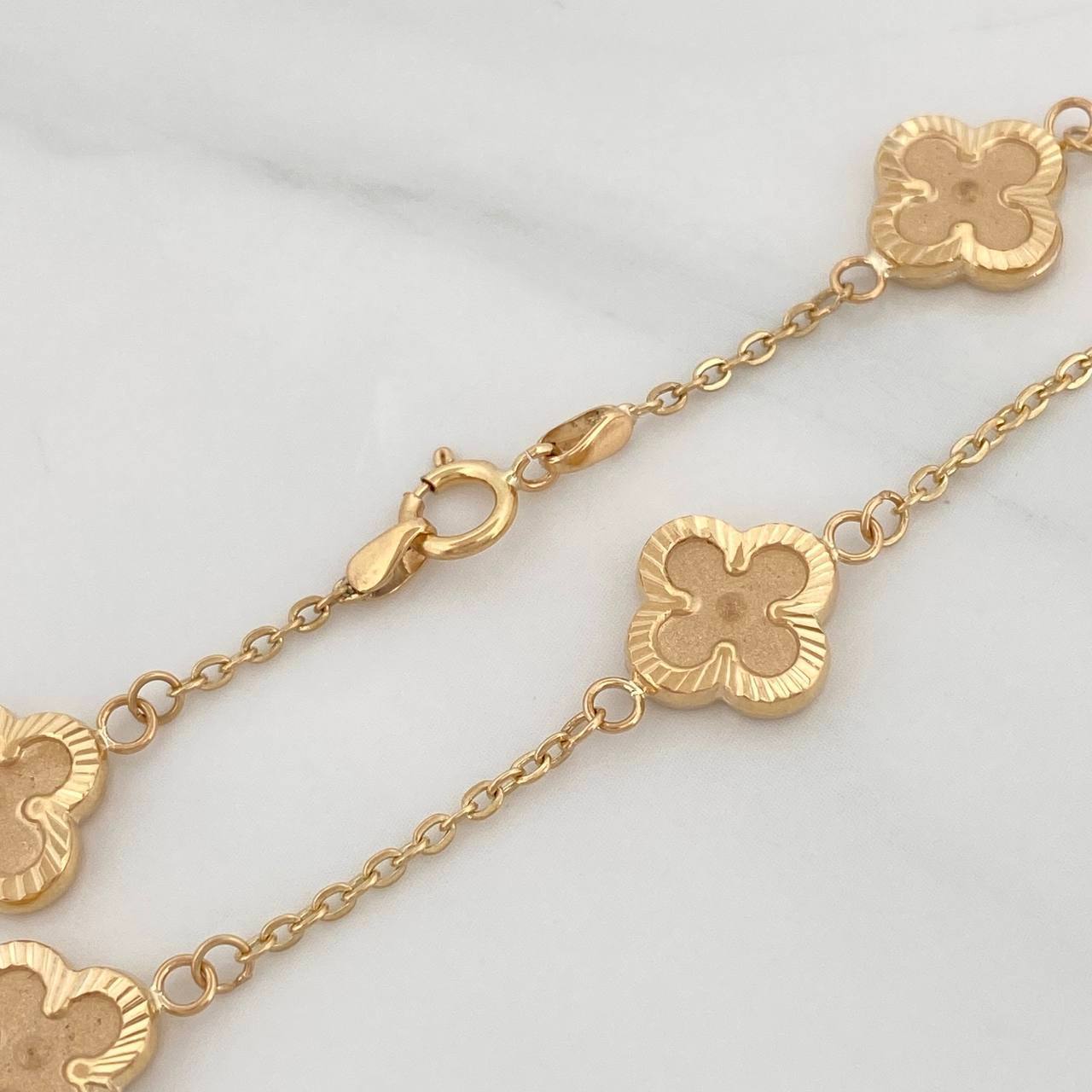 Pulso Aro Seguido Trebol 3.3g / 7 1/2 in / 1.1mm Oro Amarillo 18K