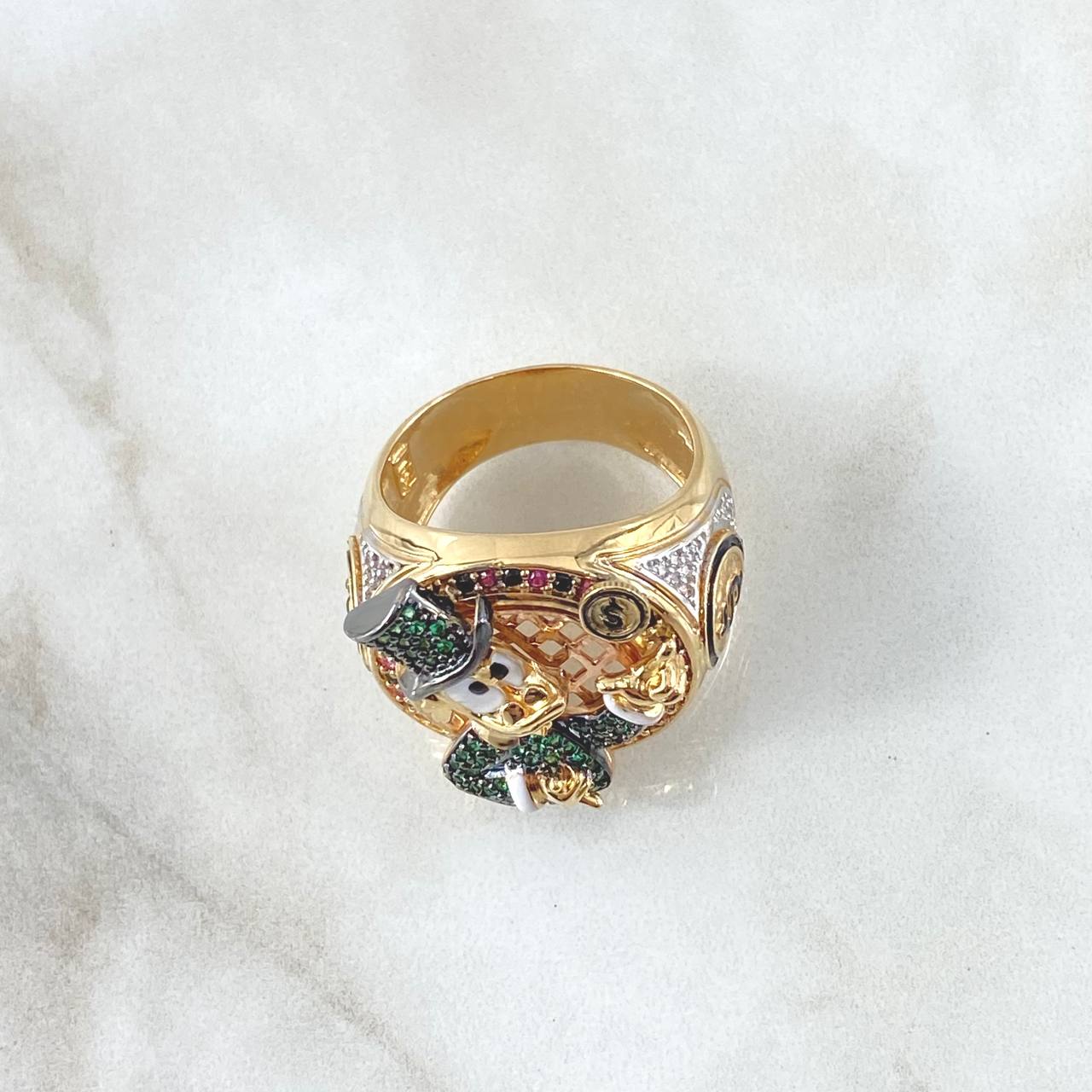 Anillo Pato Millonario Inspirado 17.4gr / T10 1/2 / Circones Multicolor Tres Oros 18K ©