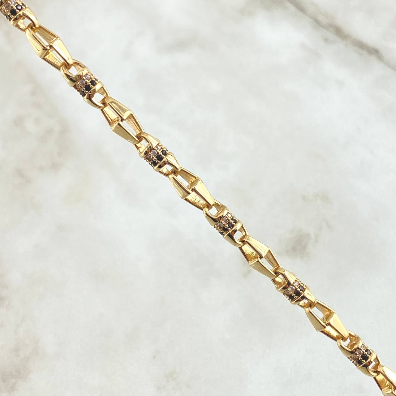 Cadena Granada Miniatura 47.95gr / 65cm / Circones Blancos Negros Oro Amarillo 18K ©