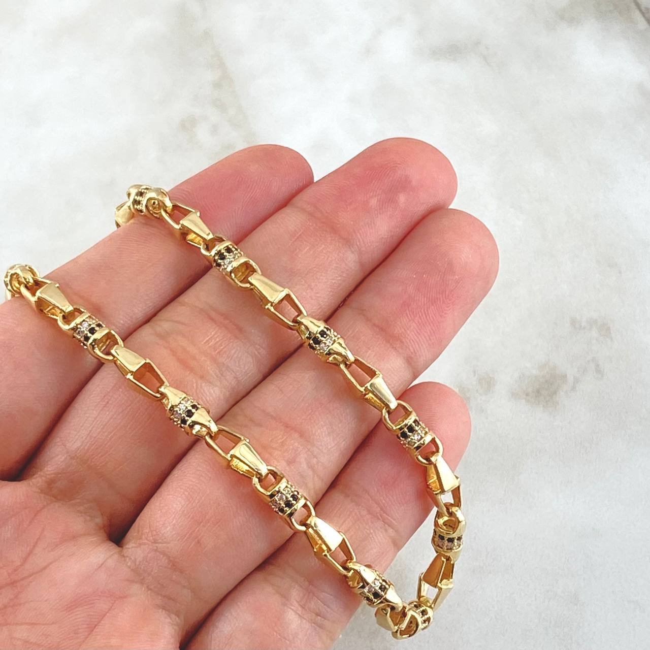 Cadena Granada Miniatura 47.95gr / 65cm / Circones Blancos Negros Oro Amarillo 18K ©