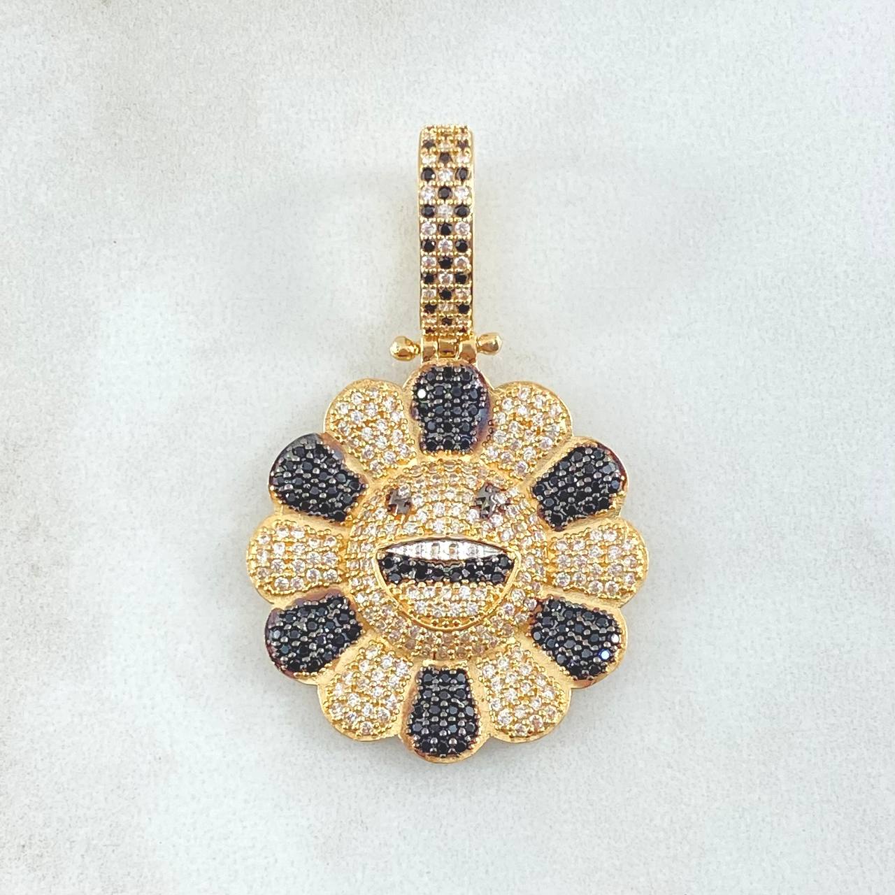Pendant White and Black Emogi Flower 9.55gr / 4.5cm / Black White Zircons Yellow Gold 18K ©
