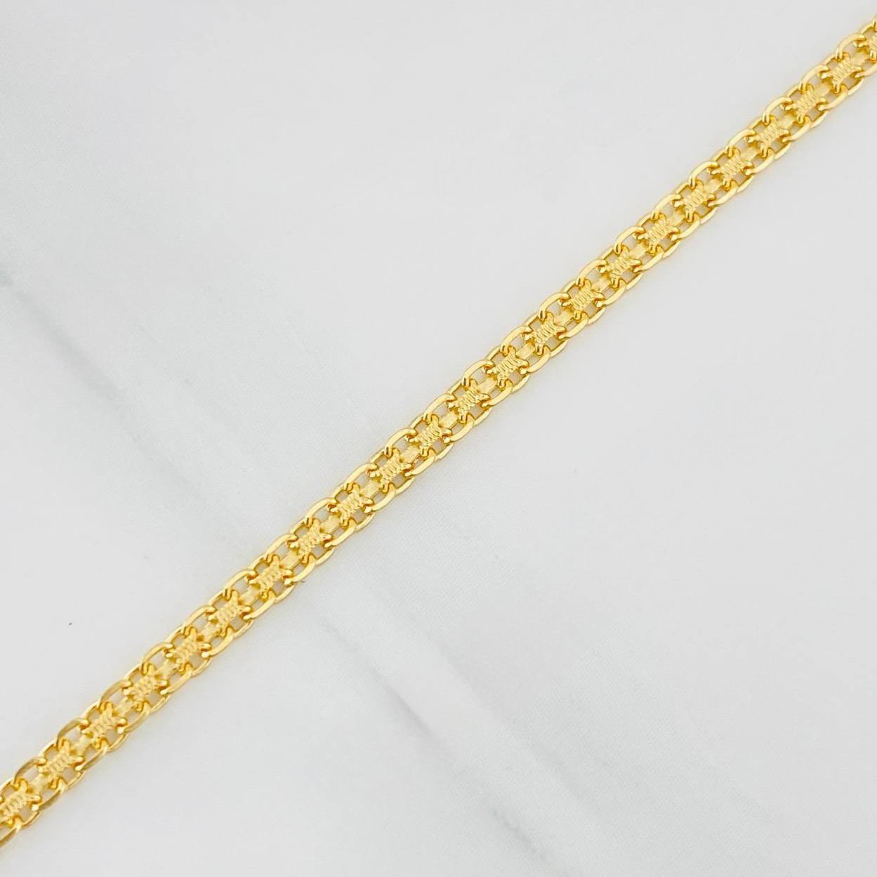 Pulso Chino 1.9g / 7 in / 2.2mm Oro Amarillo 18K