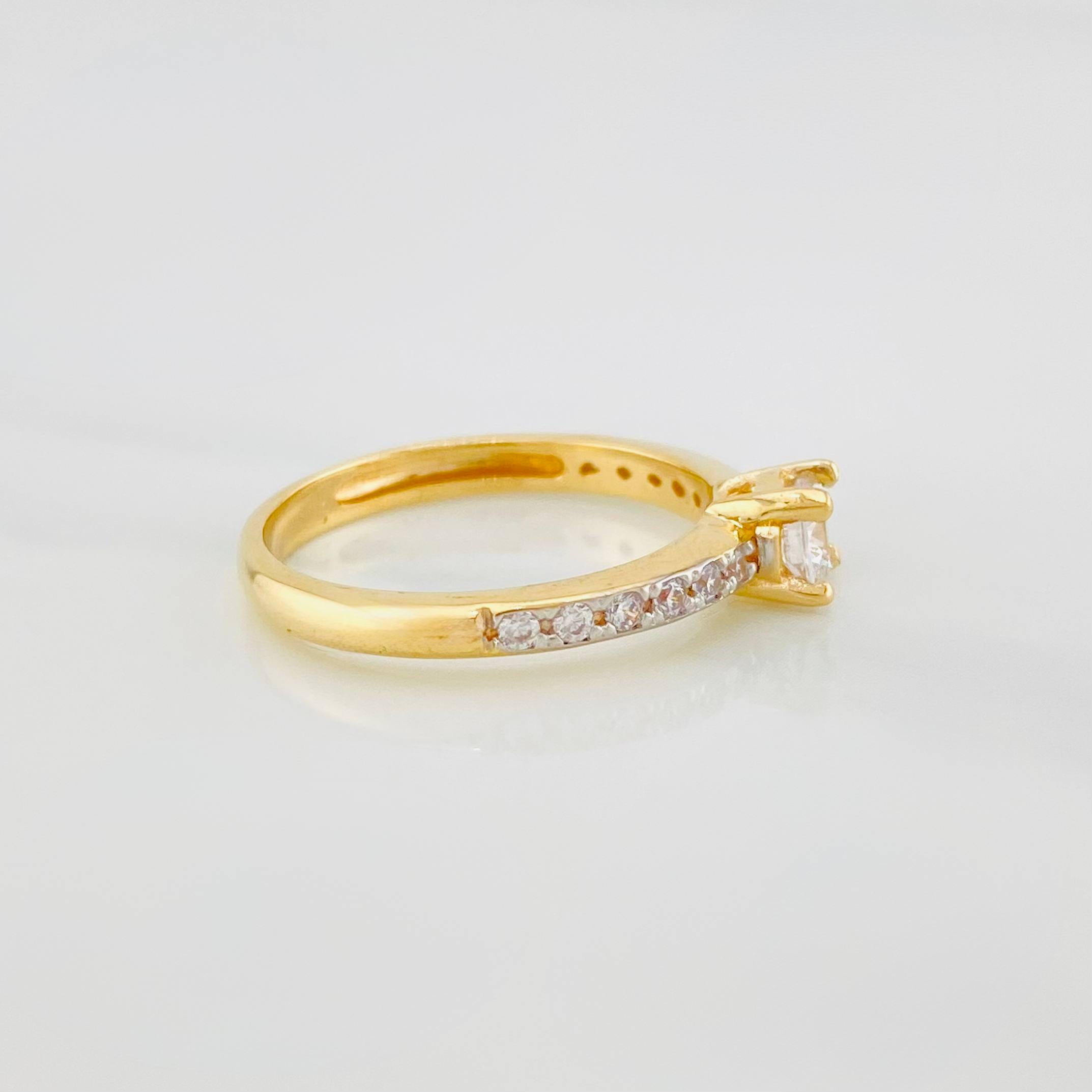 Anillo Solitario Churumbela 3.1 g / T61/4 Dos Oros Amarillo Blanco 18K