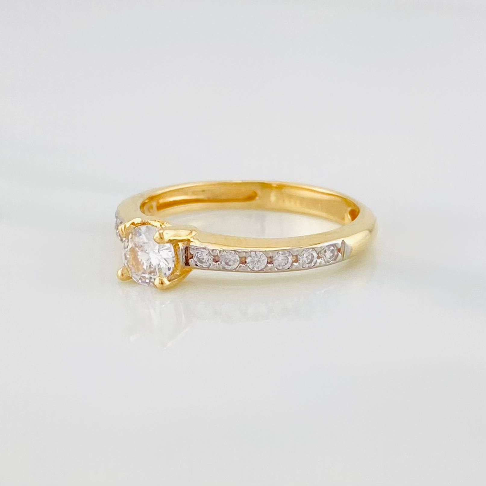 Anillo Solitario Churumbela 3.1 g / T61/4 Dos Oros Amarillo Blanco 18K