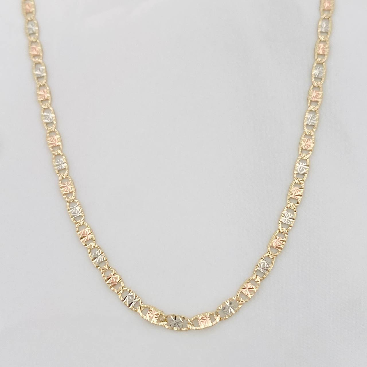 Cadena Escalera Plana 3.75g / 24 in / 1.85mm Tres Oros 18K