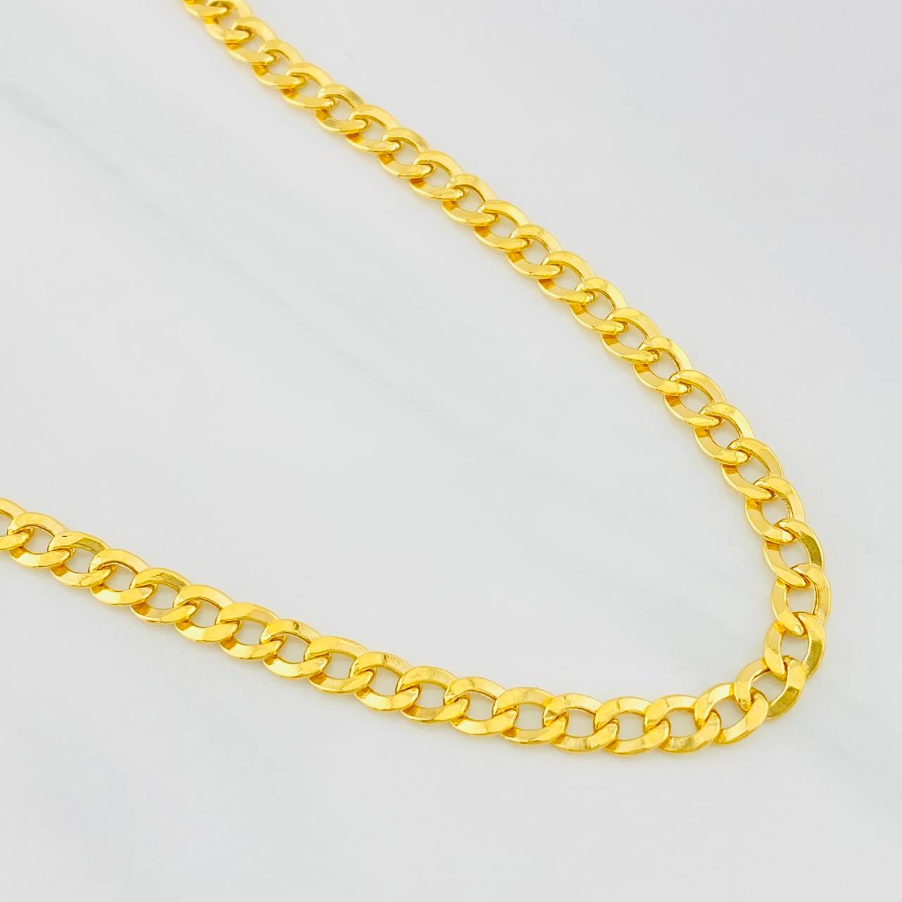 Cadena Cubana 9.85g / 24 in / 4.24mm Oro Amarillo 18K