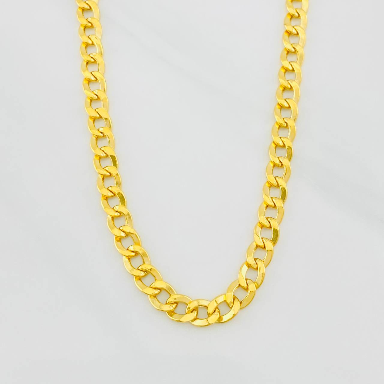 Cadena Cubana 9.85g / 24 in / 4.24mm Oro Amarillo 18K