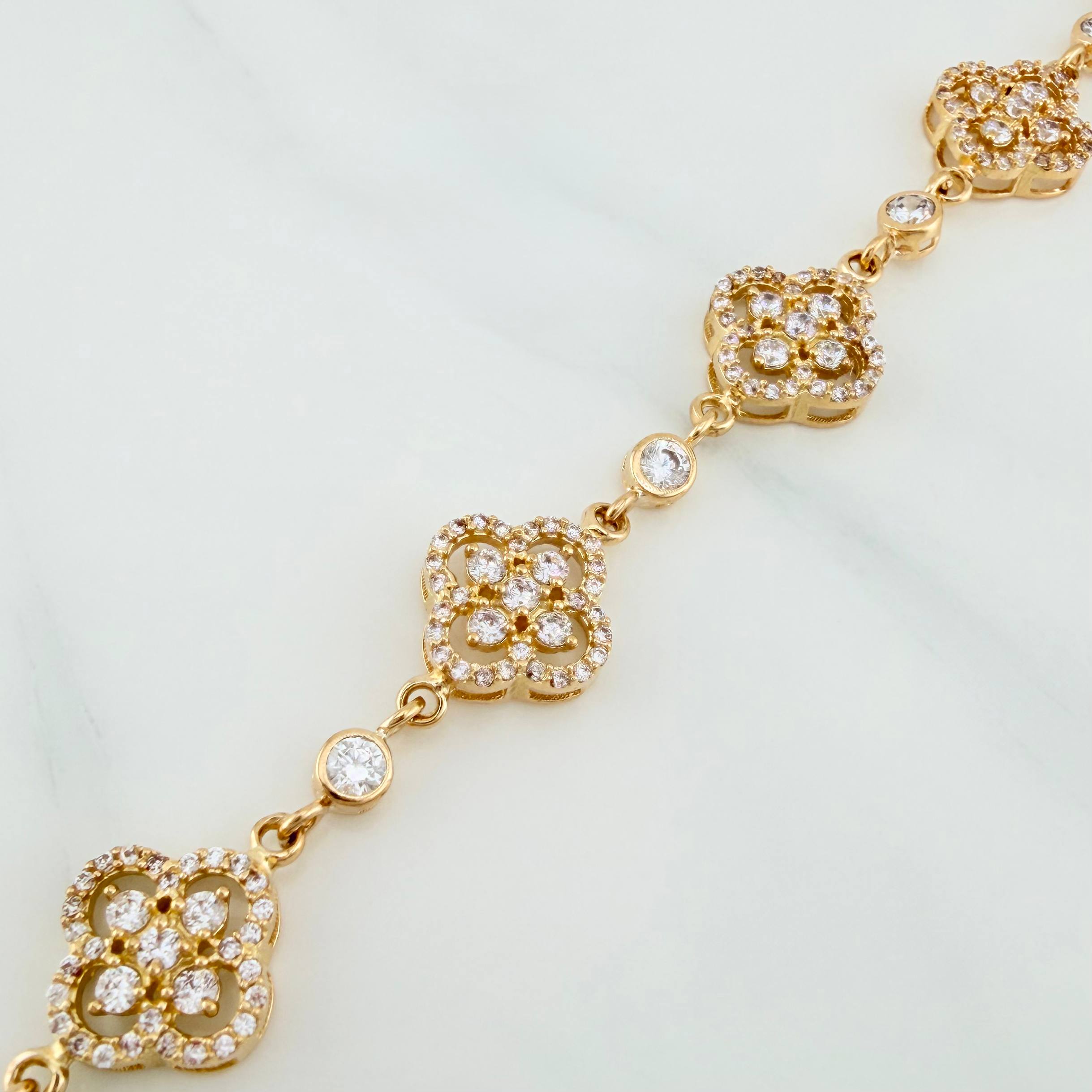 Pulso Trebol 13.3 g / 7 1/2 in / 11.5 mm Oro Amarillo 18K