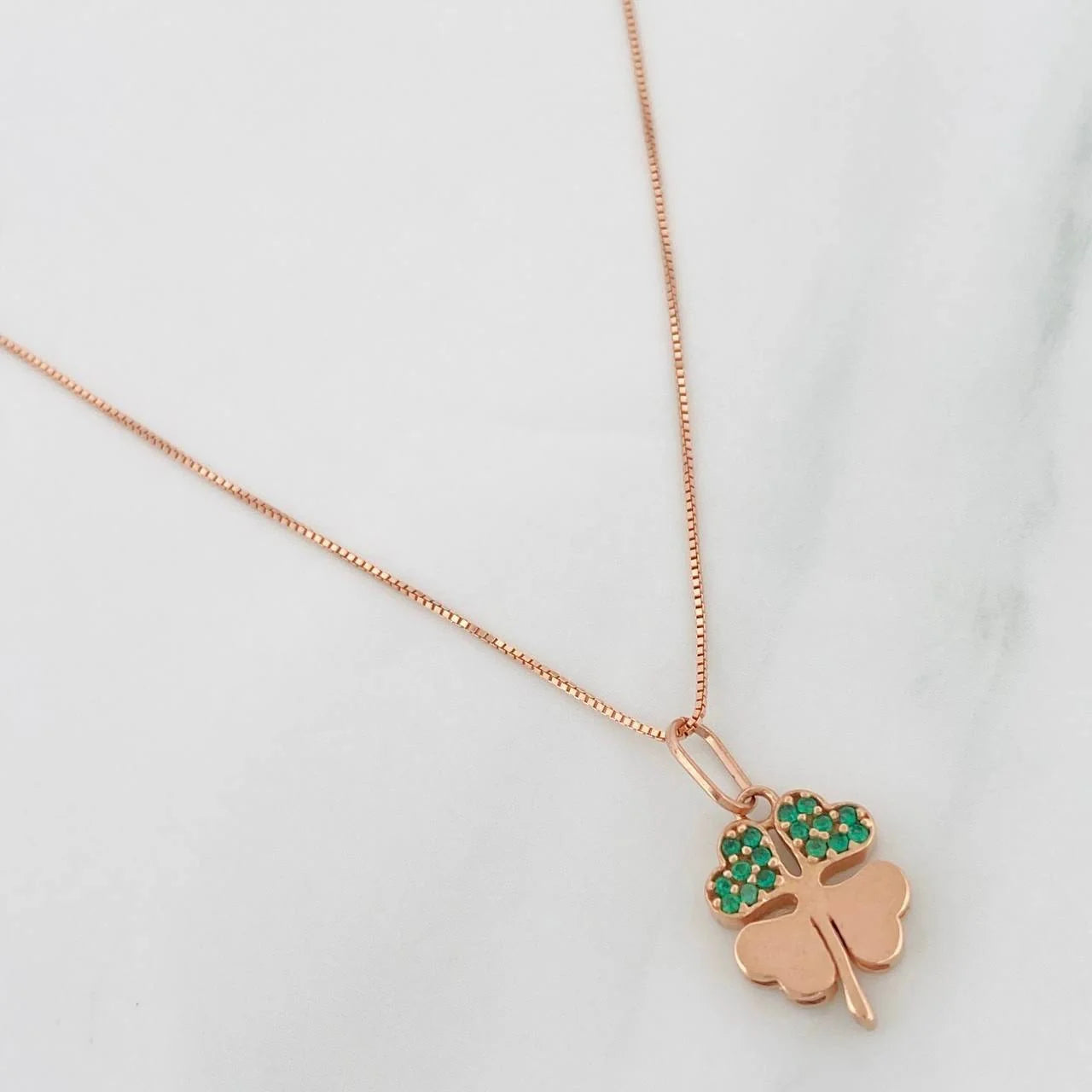 Set Cadena Veneciana + Dije Trebol / 2.15g / 18 in Oro Rosa 18K