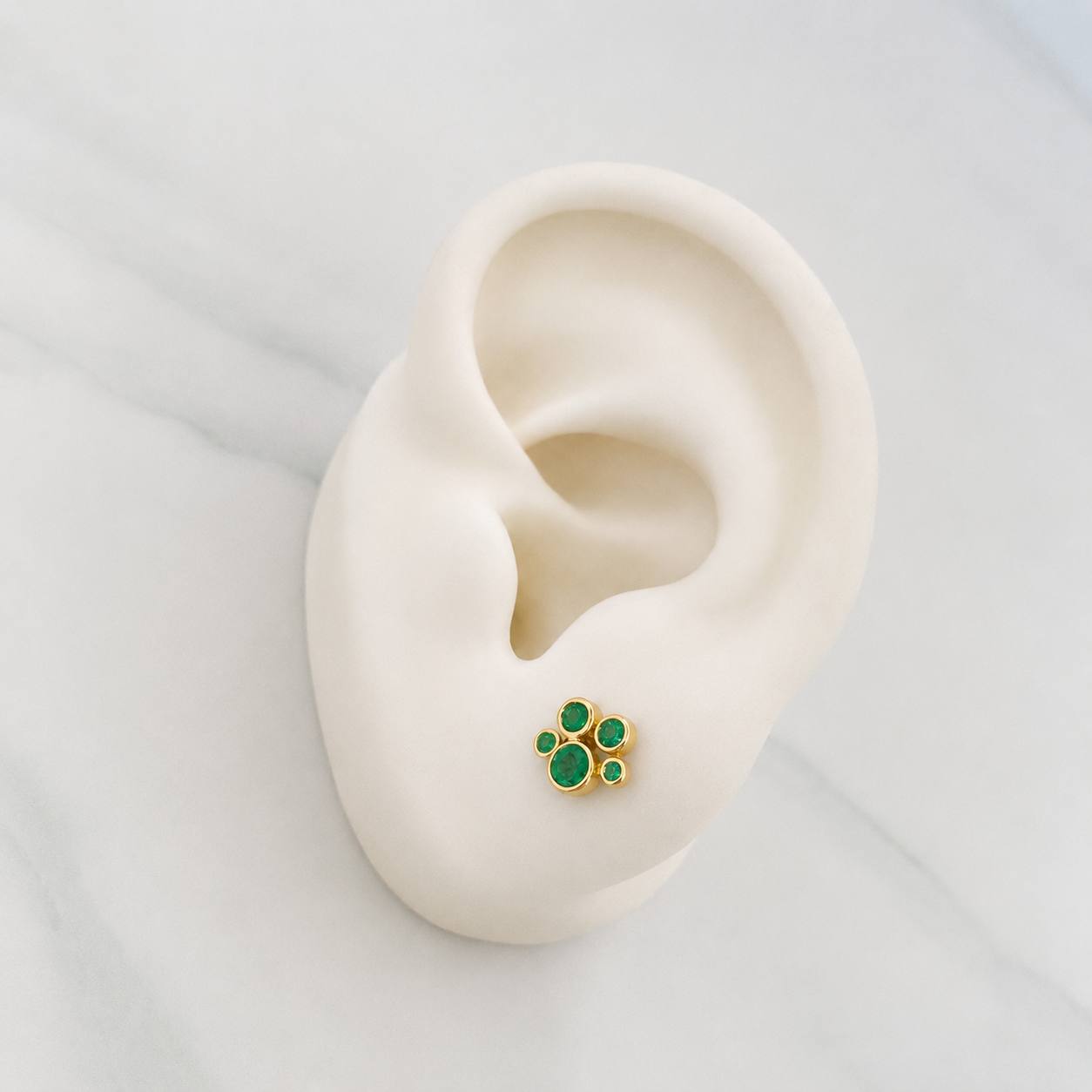 Stud Earrings Circles Emeralds 41pts 1.4g / in / 6mm Yellow Gold 18K