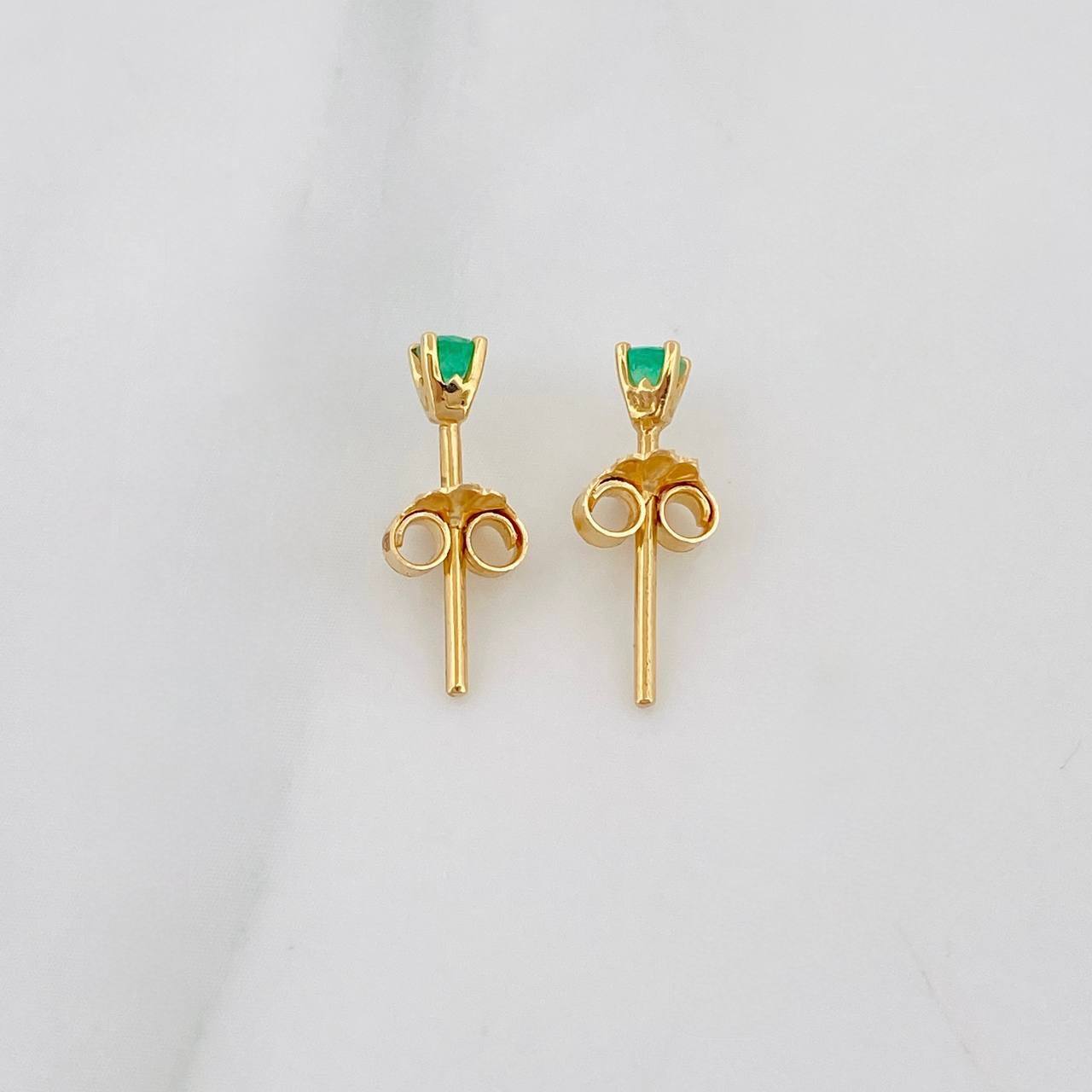 Stud Earrings Four Prongs Emerald 12pts 0.75g / in / 2mm Yellow Gold 18K