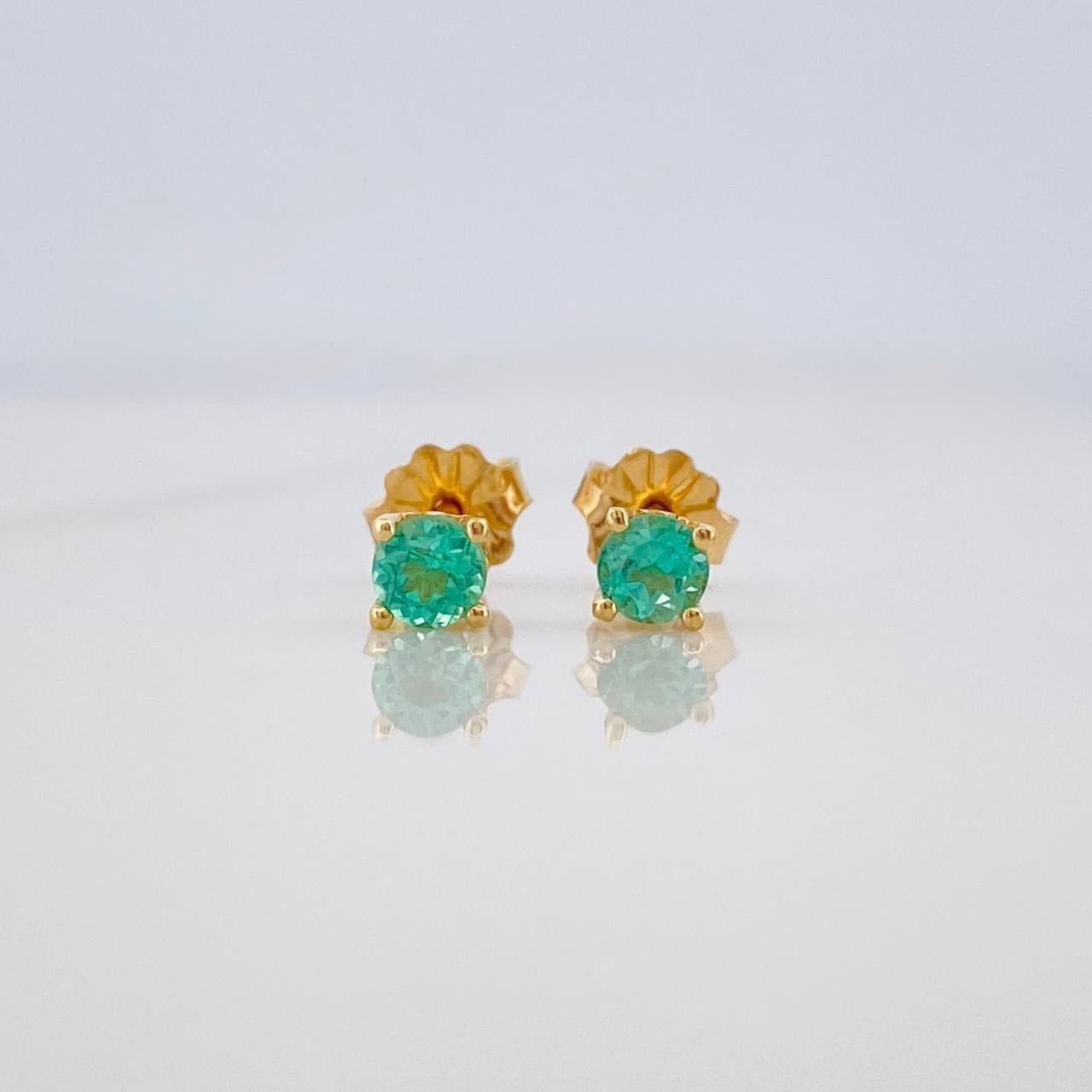 Stud Earrings Four Prongs Emerald 25pts 0.85g / in / 1.7mm Yellow Gold 18K