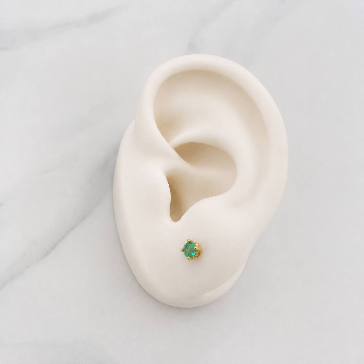Stud Earrings Four Prongs Emerald 25pts 0.85g / in / 1.7mm Yellow Gold 18K
