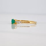 Emerald Bezel Ring 20pts Diamonds 0.5pts 1.55g / Size 6 3/4 Yellow Gold 18K