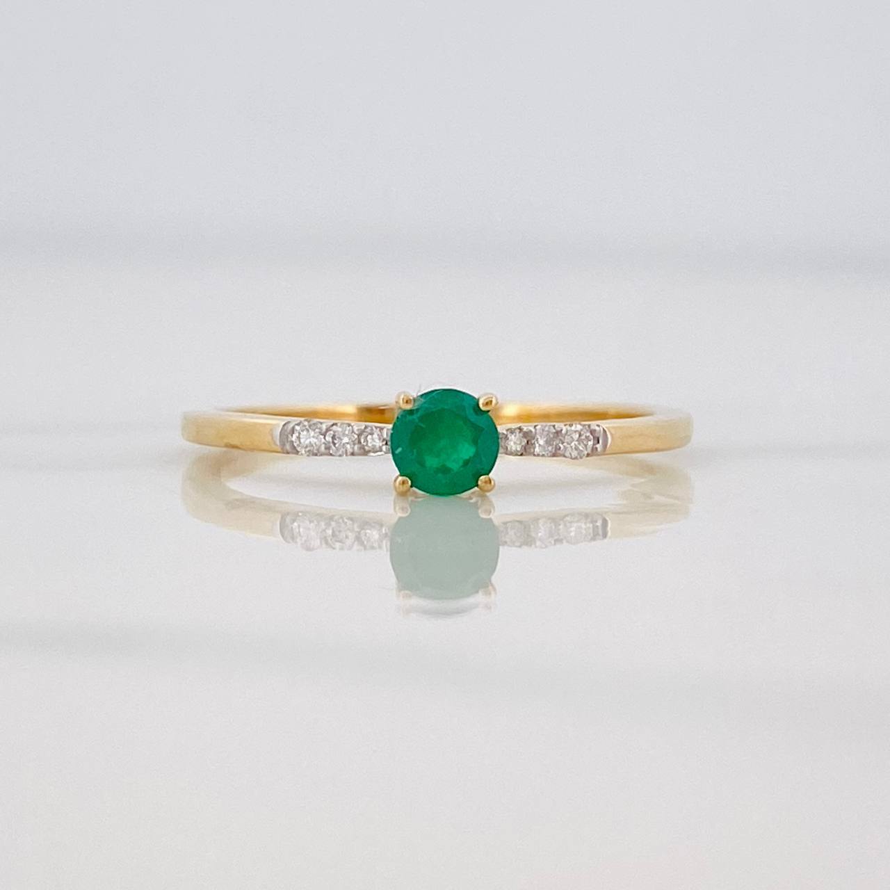 Emerald Bezel Ring 20pts Diamonds 0.5pts 1.55g / Size 6 3/4 Yellow Gold 18K