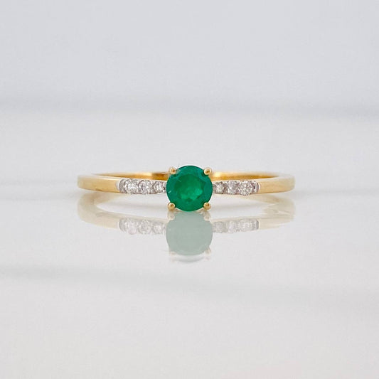 Anillo Bisel Esmeralda 20pts Diamantes 0.5pts 1.55g / T6 3/4 Oro Amarillo 18K