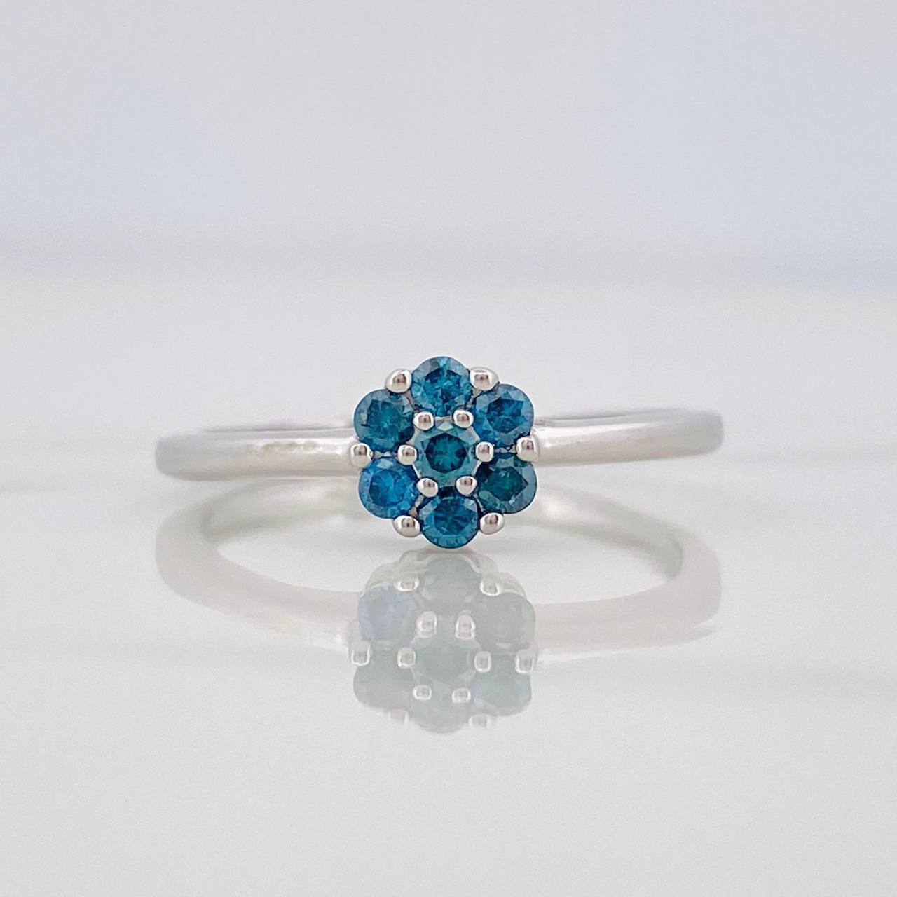 Flower Ring Diamonds 17pts Diamonds 17pts 1.8g / T6 White Gold 18K