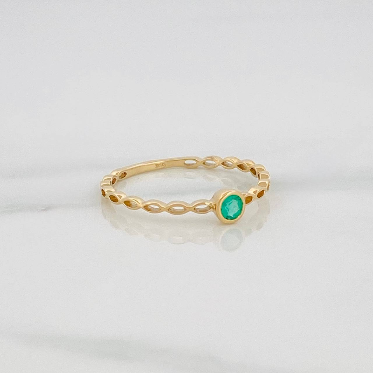 Emerald Bezel Ring 11pts 0.95g / T6 3/4 18K Yellow Gold