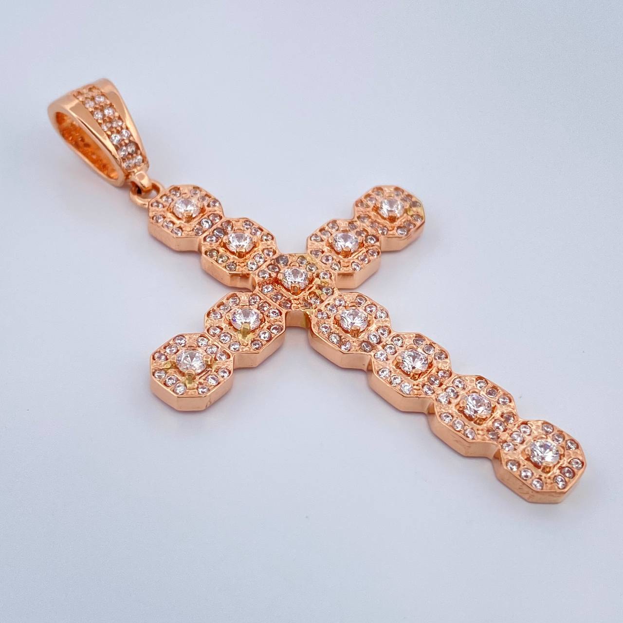 Dije Cruz 7.5gr / 2 1/4 in / Oro Rosa 18K $