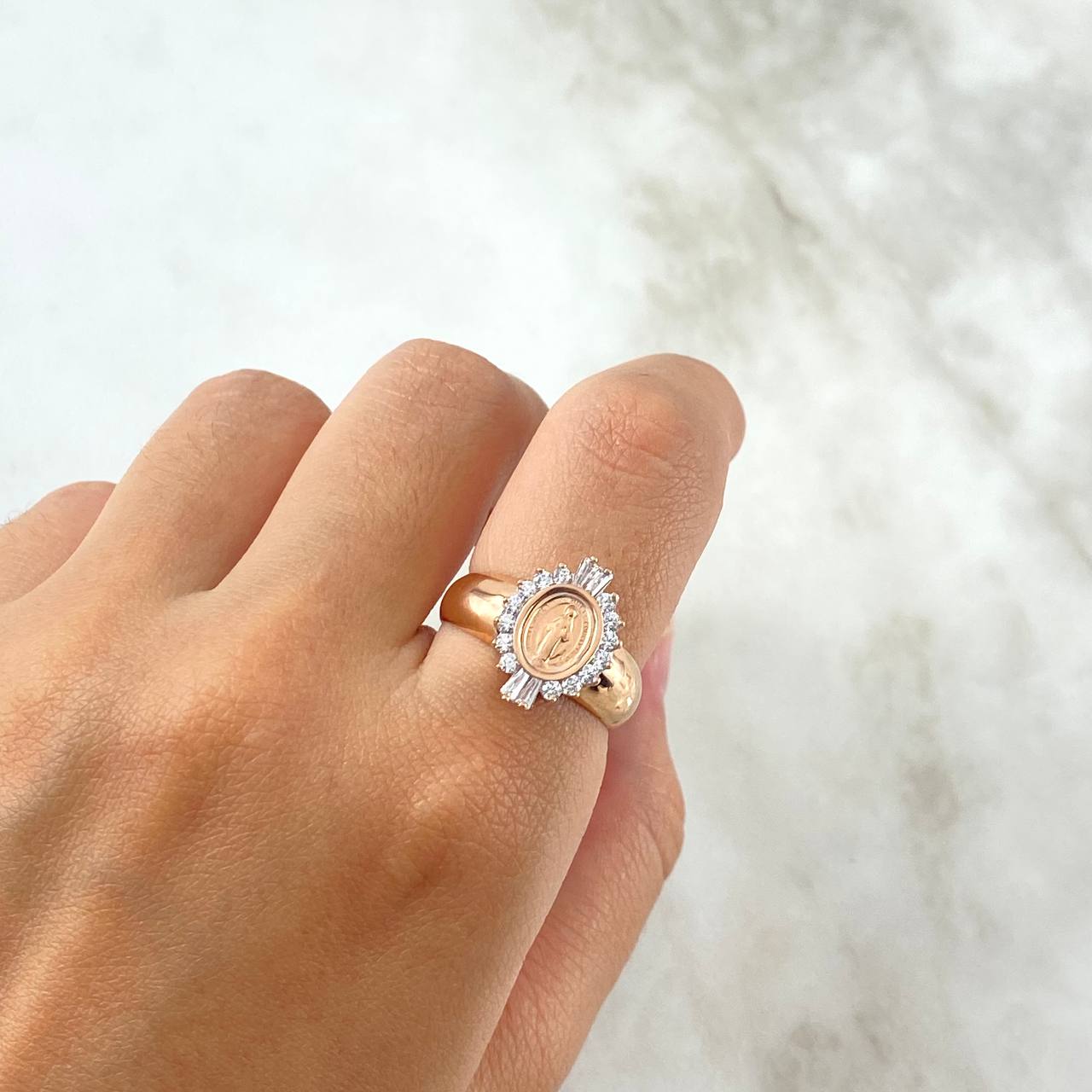 Virgin Miraculous Ring 4.4gr / Size 7 3/4 / White Zircons Rose Gold