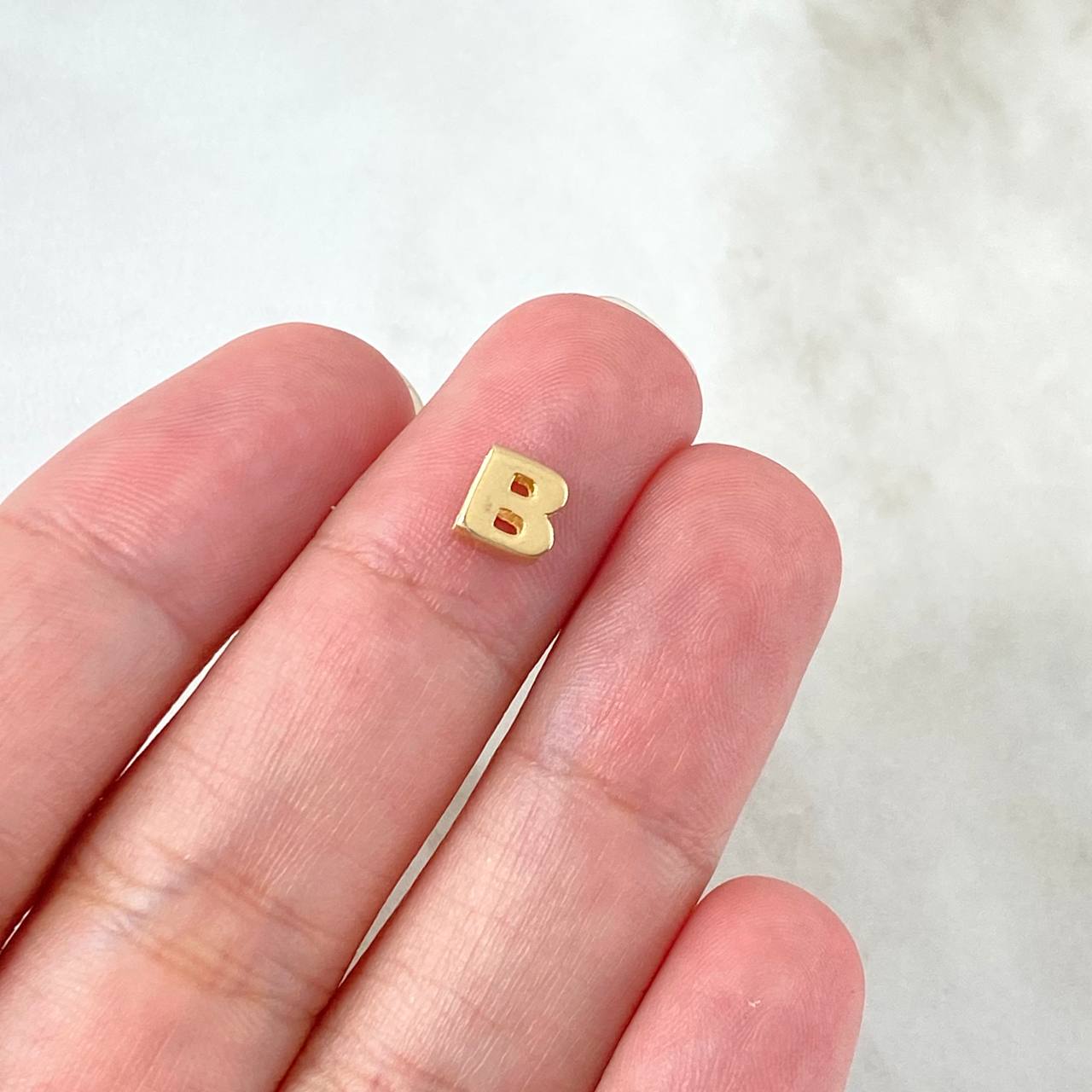 Charm Letter B 0.4gr / 0.5cm / Yellow Gold Drum ©