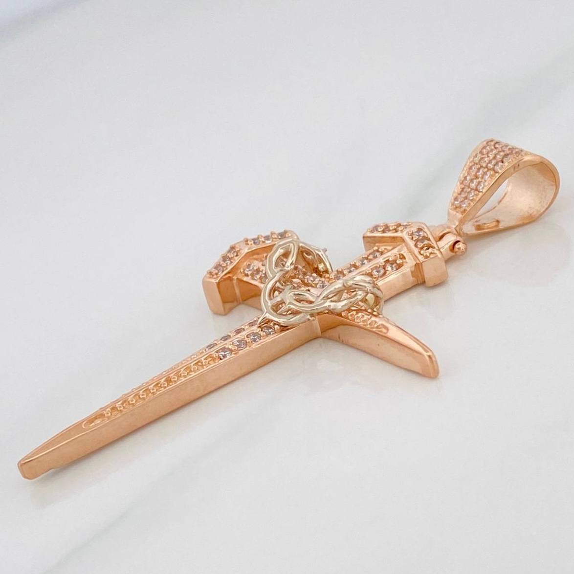 Dije Cruz Clavo 8.45g / 2 1/4 in Dos Oros Blanco Rosa 18K