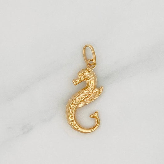 Dije Caballito de Mar 1.45g / 1 1/4 in Oro Amarillo 18K