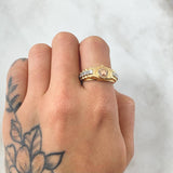 Relief Strap Ring 5.1gr / Size 7 1/2 / 18K Gold *