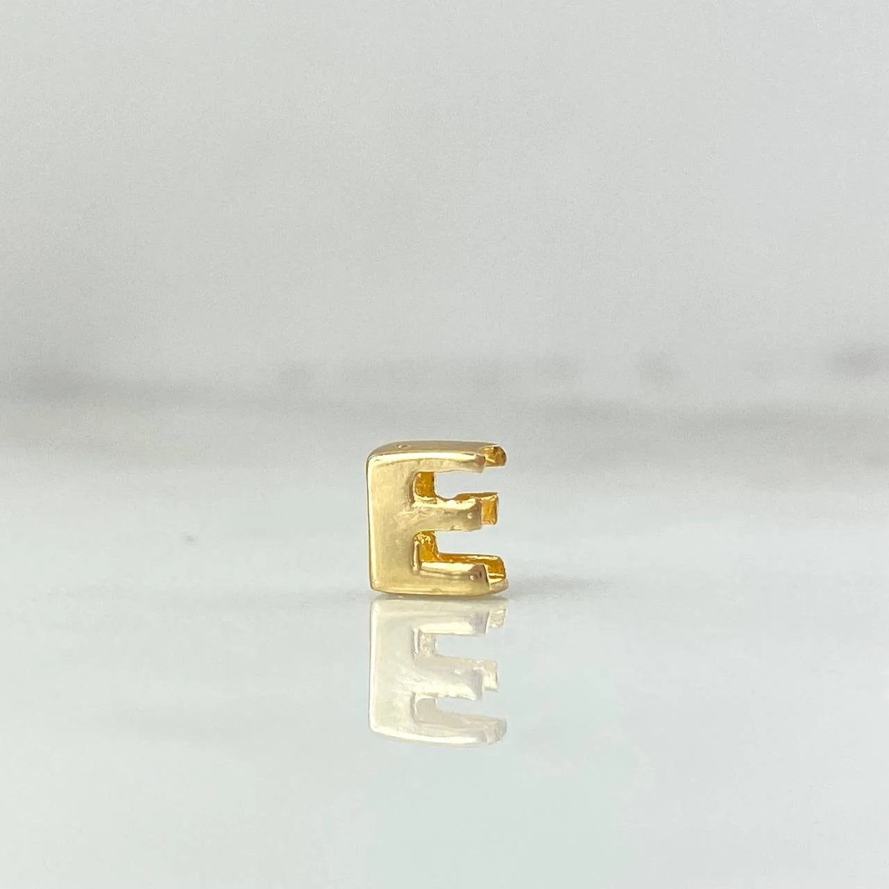 Herraje Letra E 0.35gr / 1/4 in / Oro Amarillo 18K ©