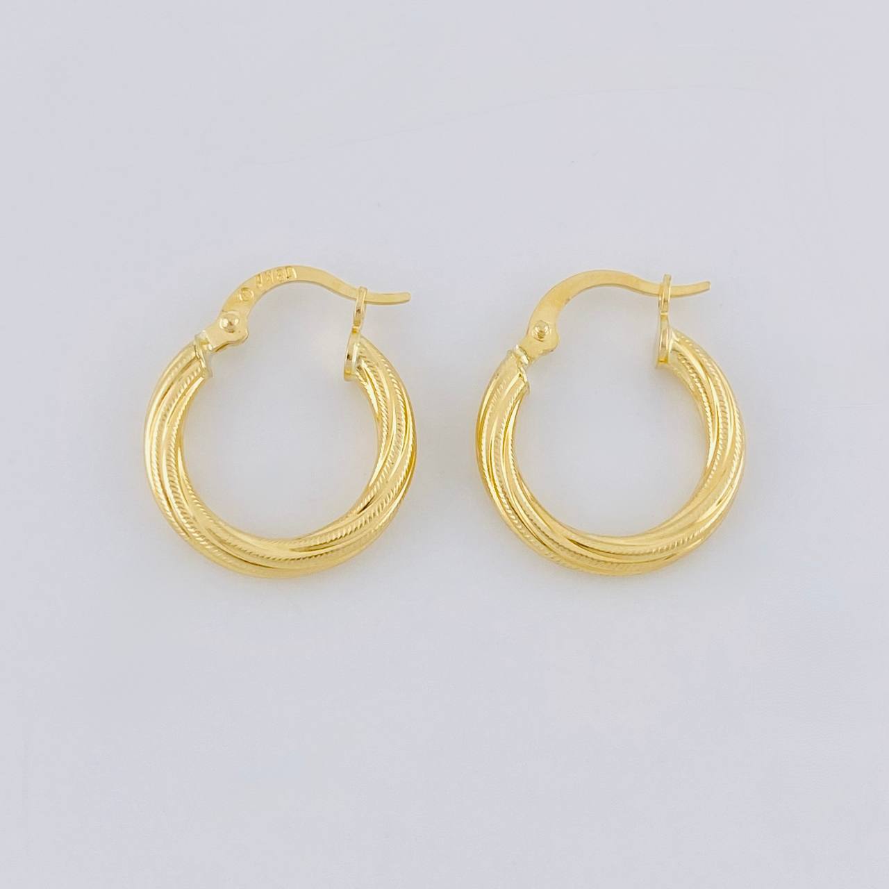 Candongas Ozy Punteada 1.8g / 3/4 in Oro Amarillo 18K