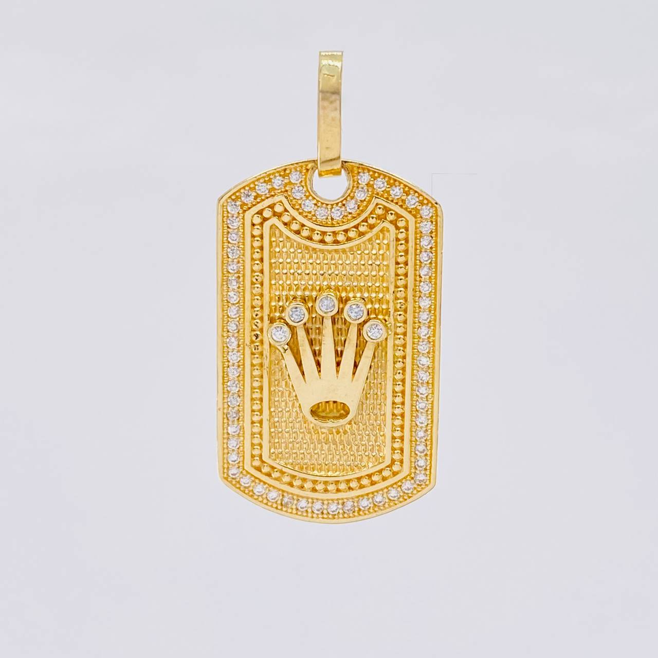 Dije Placa Corona 7.15g / 1 1/2 in Oro Amarillo 18K