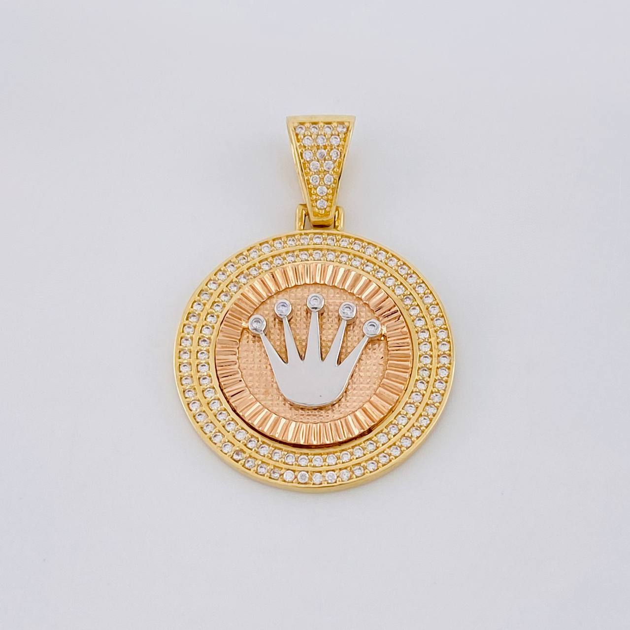 Dije Medalla Corona 7.2g / 1 1/2 in Tres Oros 18K