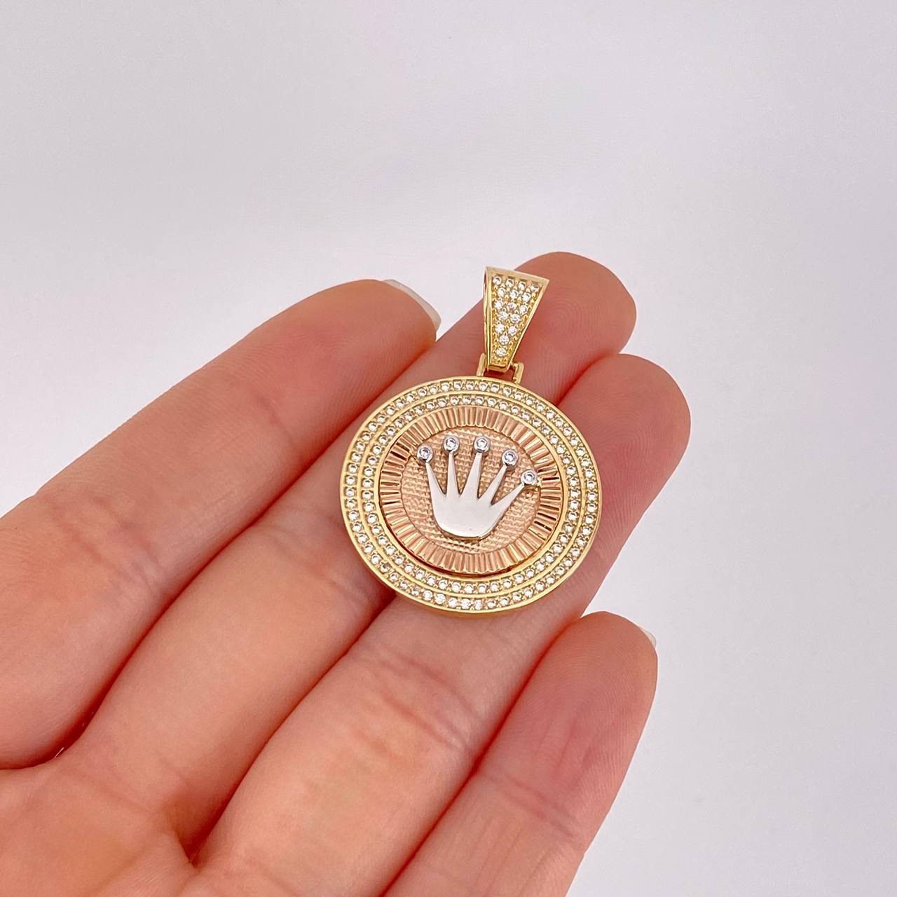 Dije Medalla Corona 7.2g / 1 1/2 in Tres Oros 18K