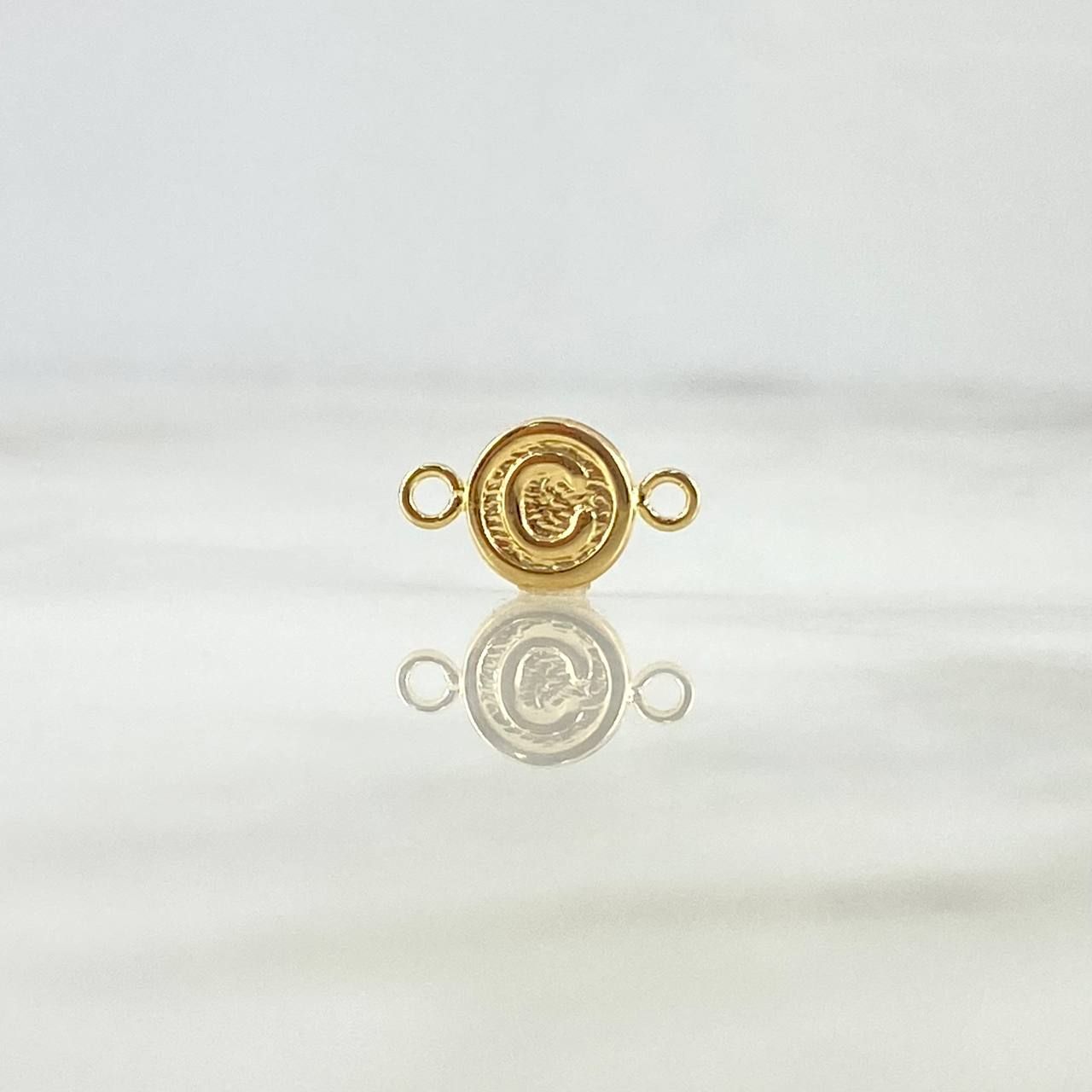 Charm Letter C 0.4gr / 0.6in / 18K Gold