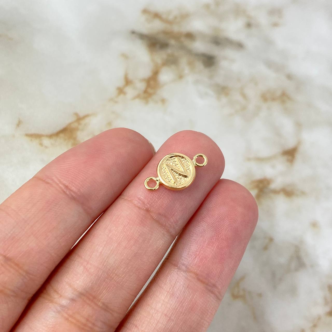 Charm Letter N 0.35gr / 1.4cm / Circular Yellow Gold ©