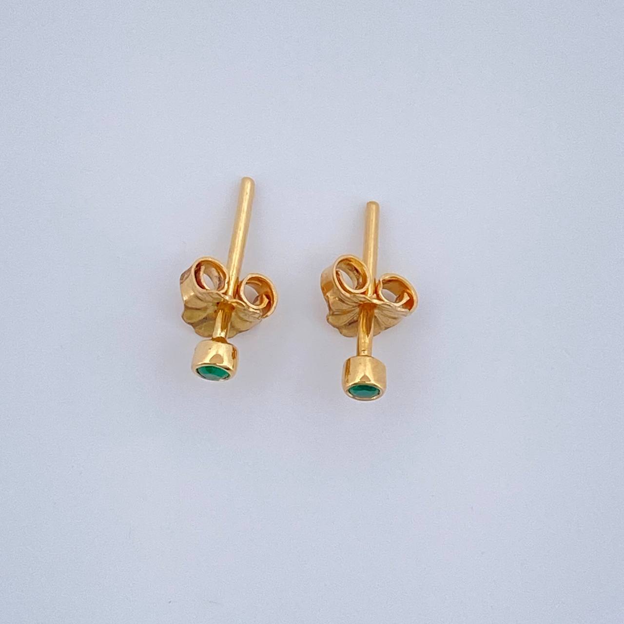 Topos Bisel Esmeraldas 0.7gr / 2.5mm Oro Amarillo 18K %