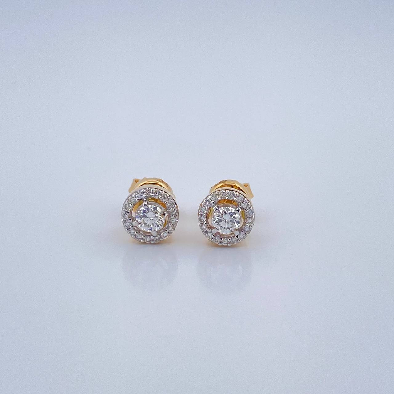 Diamond Halo Stud Earrings 1.9gr / 6.8mm 18K Yellow Gold %