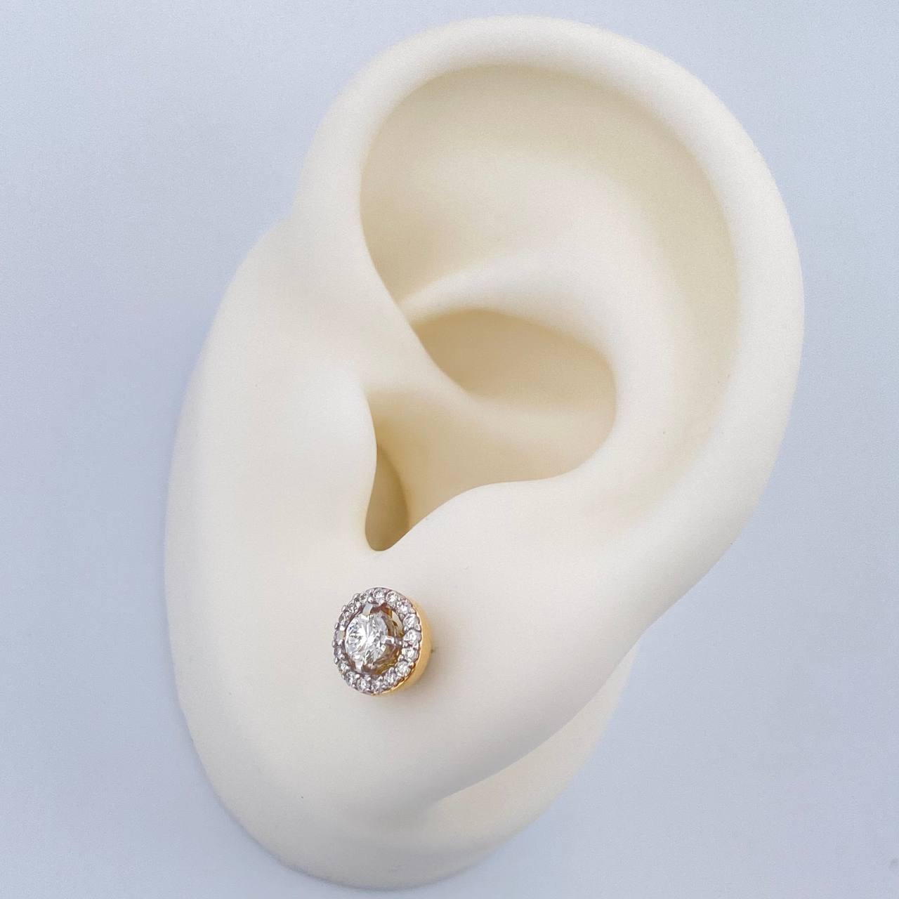 Diamond Halo Stud Earrings 1.9gr / 6.8mm 18K Yellow Gold %