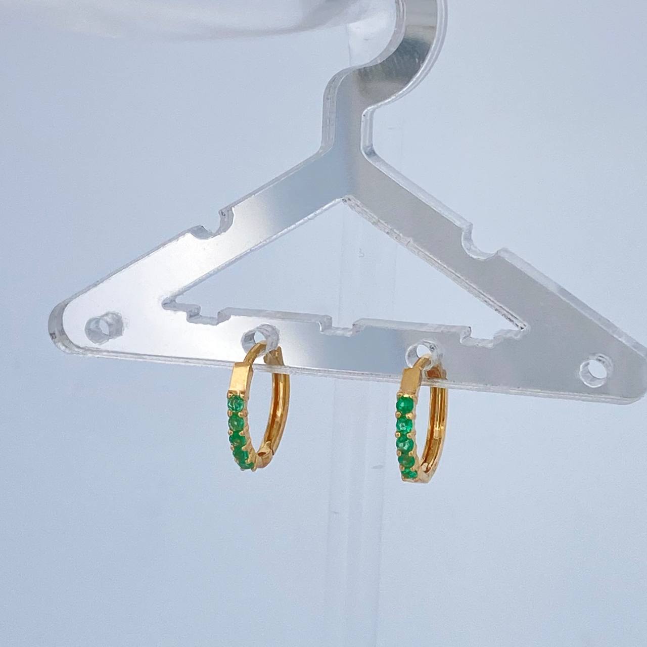 Candongas Carril Esmeraldas 1.05gr / 1/2 in / Oro Amarillo 18K %