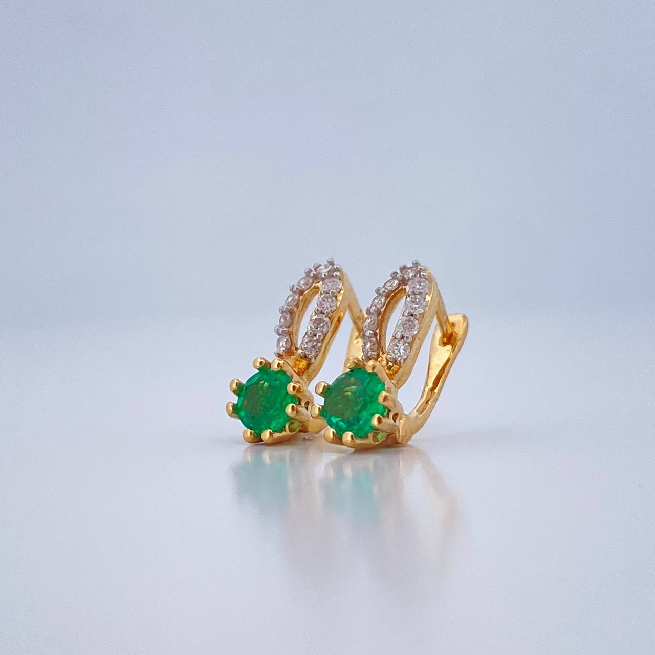 Hoop Earrings Circle Bow Emeralds 38Pts Diamonds 15Pts 1.8gr / 1/2 in / Yellow Gold 18K %