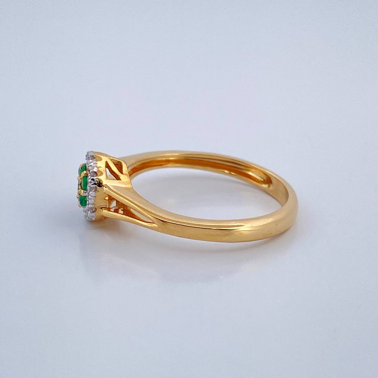 Anillo Halo Trebol Diamantes Esmeralda 3.15gr / T6 3/4 / Dos Oros Amarillo Blanco 18K %