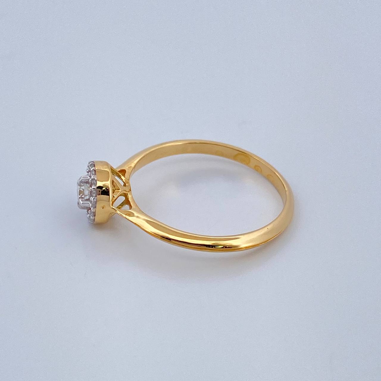 Anillo Halo Diamantes 1.95gr / T6 1/2 / Dos Oros Amarillo Blanco 18K %