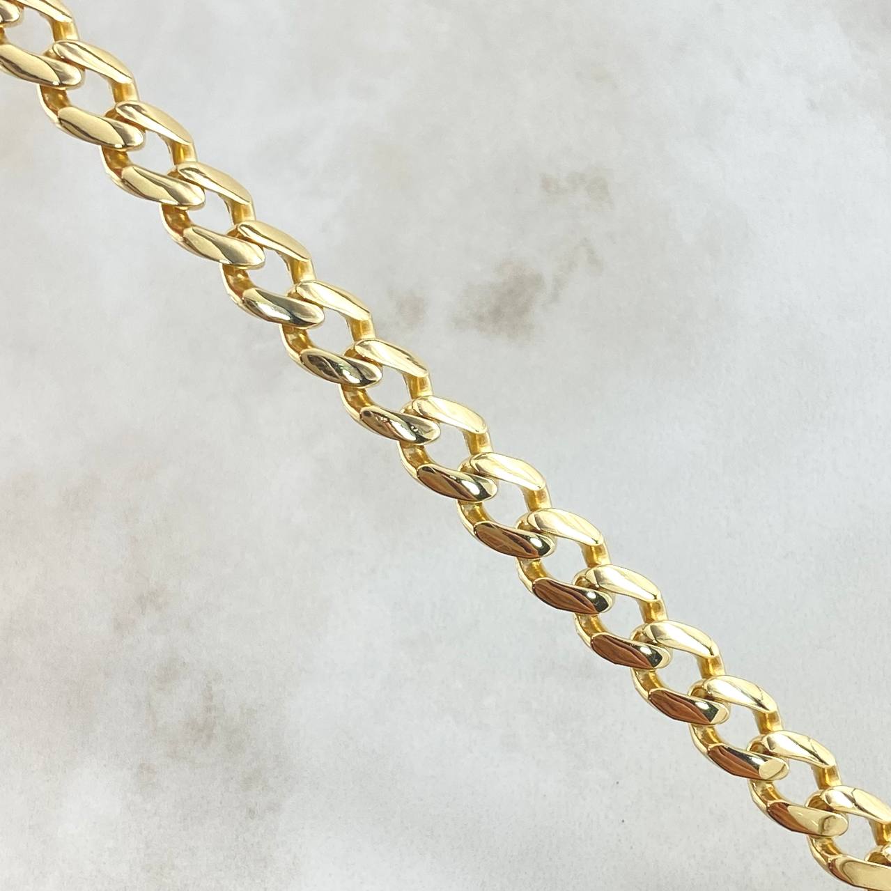 Cuban Links Bracelet 11.6gr / 22cm / 7mm Lobster Claw Box White Zircons Yellow Gold +0 18K