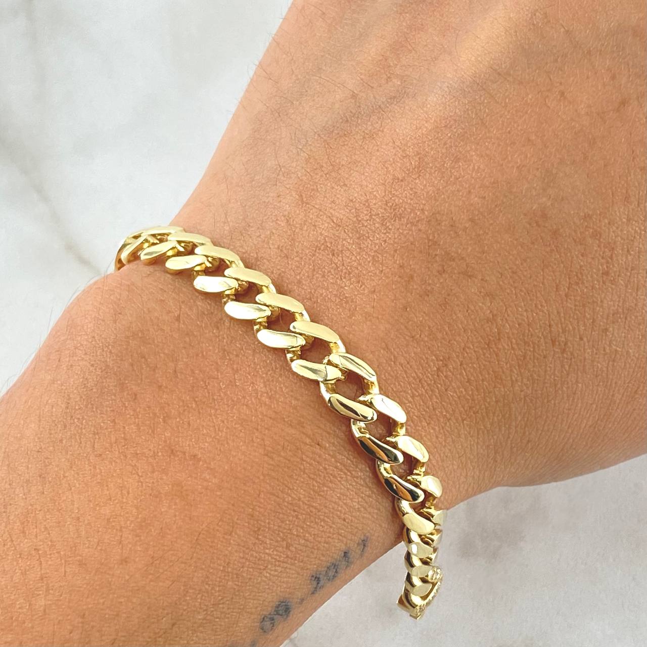 Cuban Links Bracelet 11.6gr / 22cm / 7mm Lobster Claw Box White Zircons Yellow Gold +0 18K