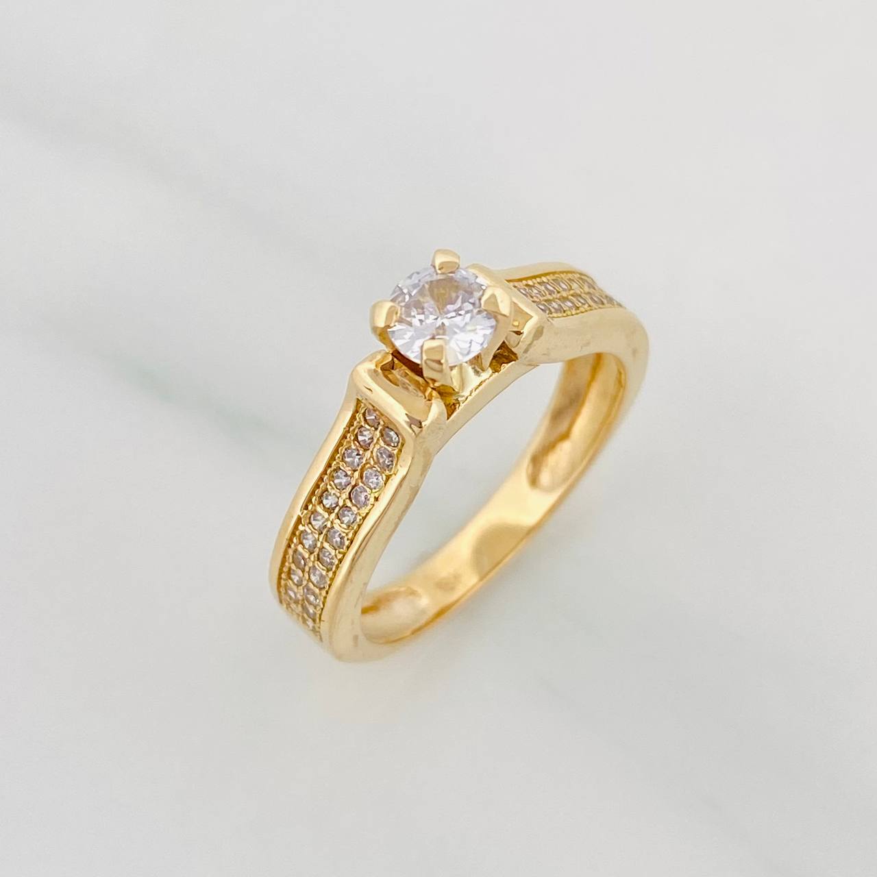 Solitaire Ring with Inlaid Line 4.3 g / T6 1/2 18K Yellow Gold