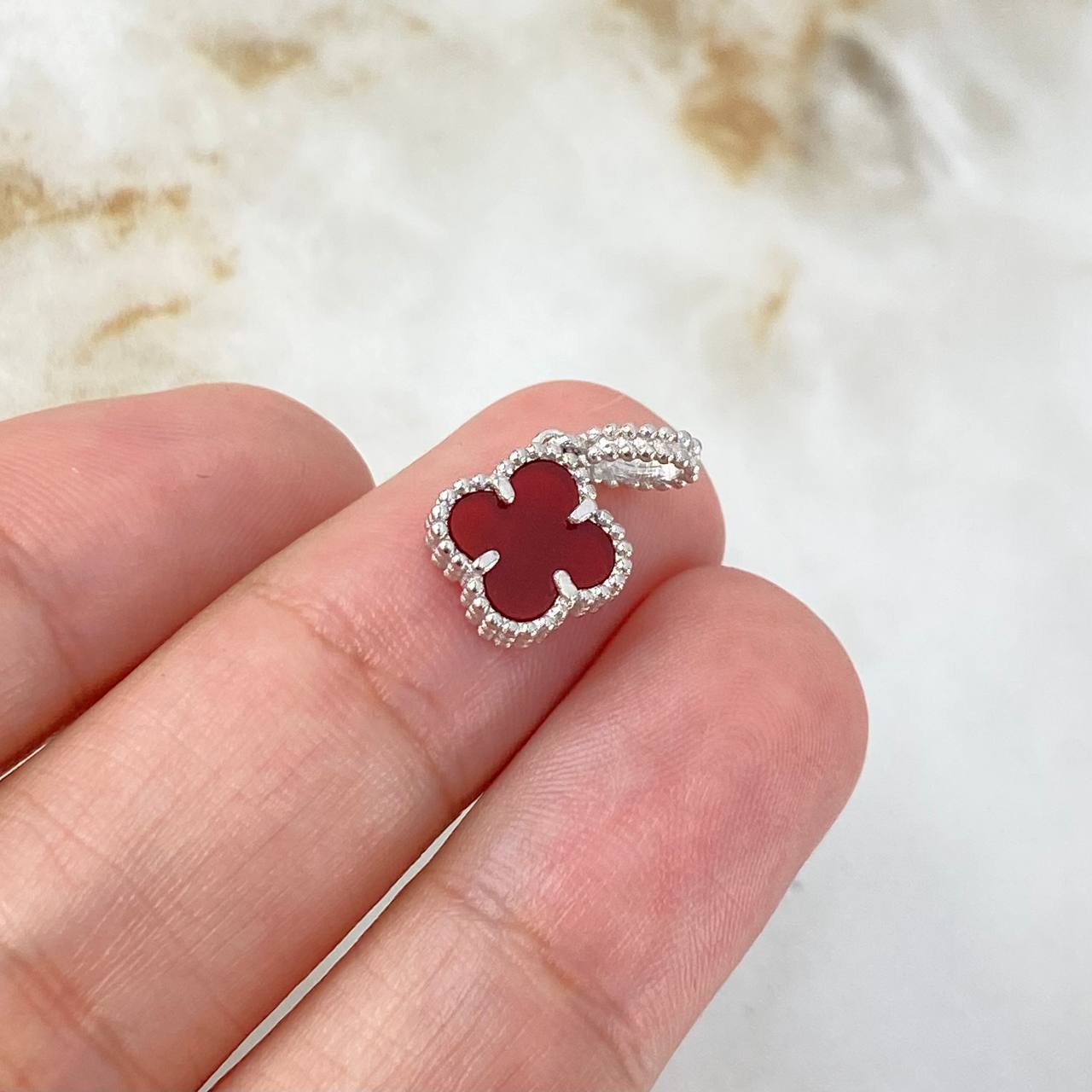 Pendant Clover  1.05gr / 1.6cm / Red Amber White Gold +4 ©